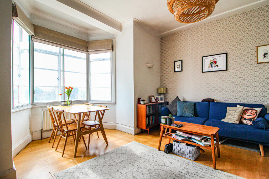 2 bedroom flat for sale in Hagley Road, Birmingham, B16