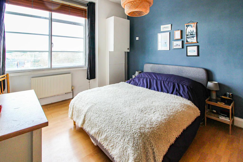 2 bedroom flat for sale in Hagley Road, Birmingham, B16