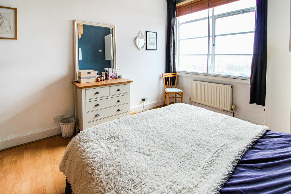 2 bedroom flat for sale in Hagley Road, Birmingham, B16