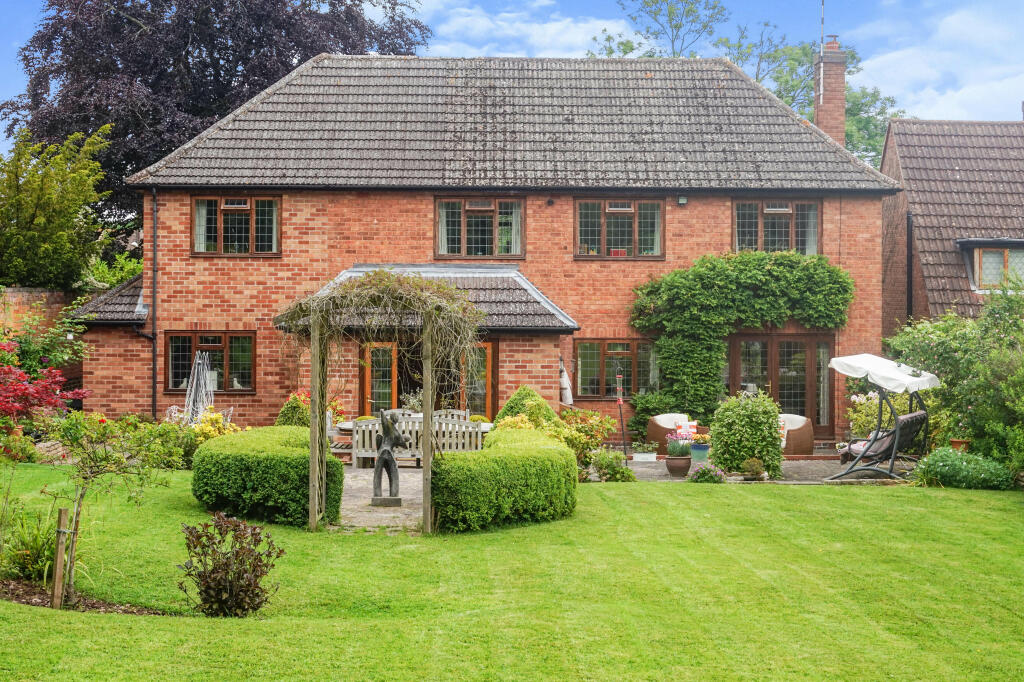 4 bedroom detached house for sale in Ullenhall Street, Ullenhall, B95