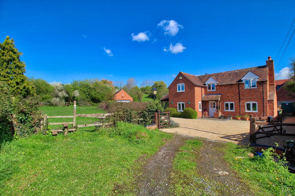 3 bedroom detached house for sale in Plough Road, Tibberton, Droitwich, WR9