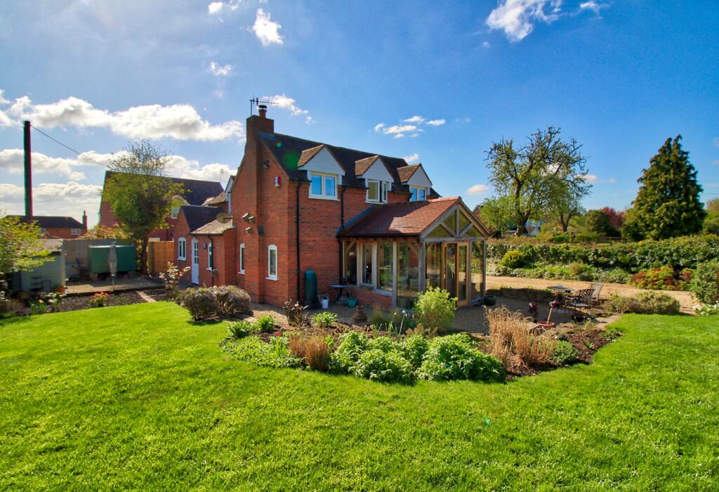 3 bedroom detached house for sale in Plough Road, Tibberton, Droitwich, WR9