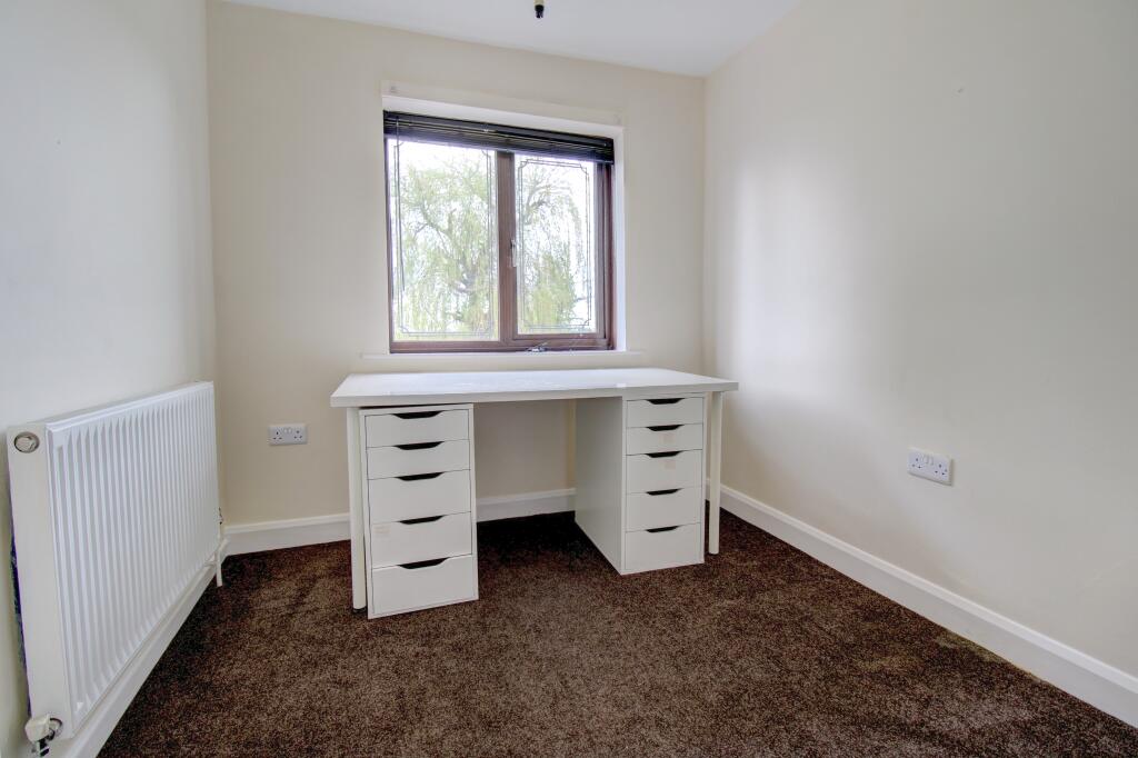 5 bedroom semidetached house for sale in Leaside Avenue, Rugeley, WS15