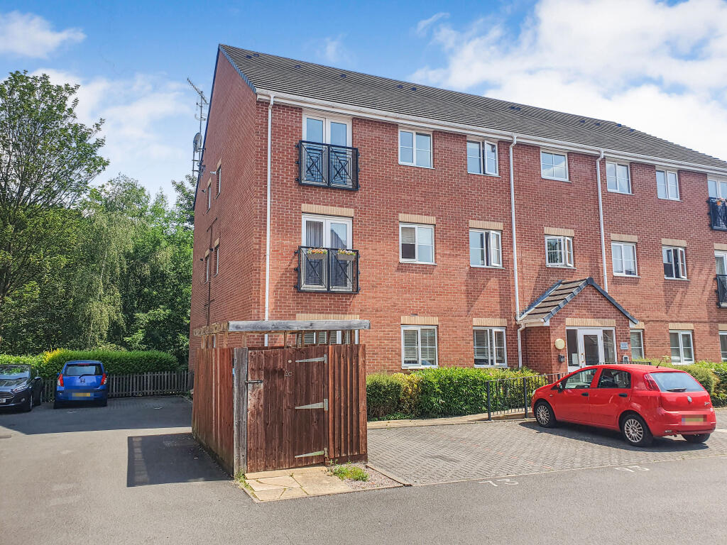 2 bedroom flat for sale in The Infield, Halesowen, B63