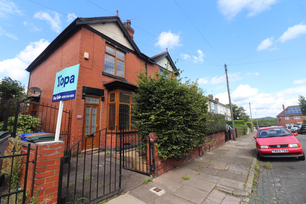 3 bedroom semidetached house for sale in Stanley Road, Hartshill