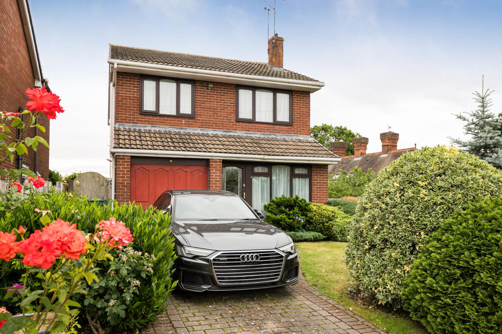 4 bedroom detached house for sale in Highcliffe Avenue, Chester, CH1