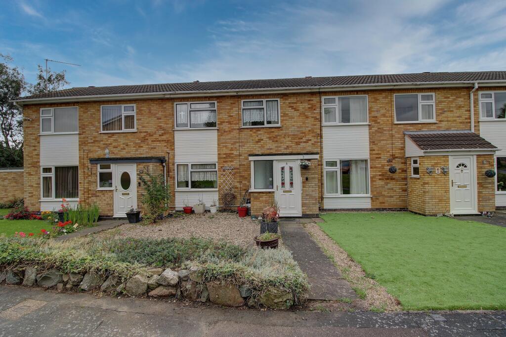 3 bedroom town house for sale in Kenmore Drive, Hinckley, LE10