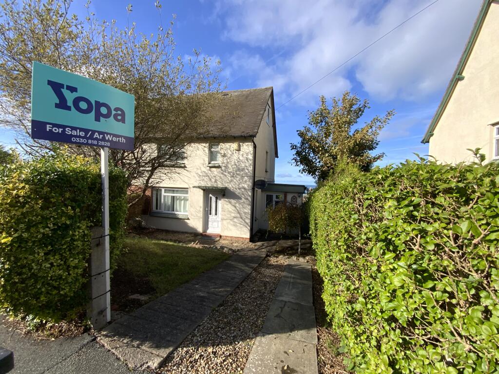 3 bedroom semidetached house for sale in St. Davids Road, Colwyn Bay, LL29
