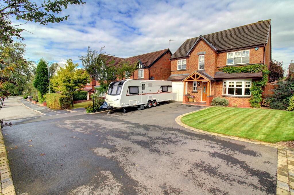 5 bedroom detached house for sale in Sweetbriar Way, Cannock, WS12