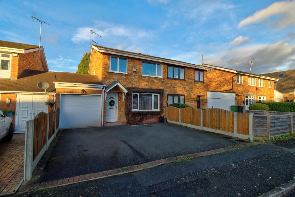 3 bedroom semidetached house for sale in Merton Close, Kidderminster, DY10