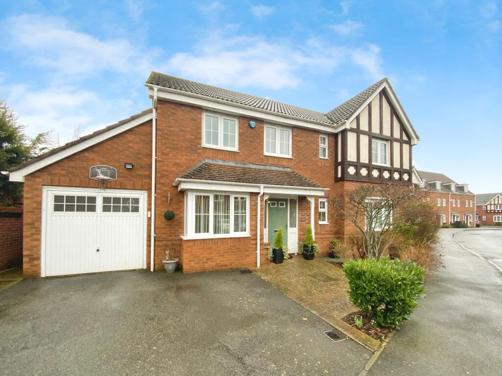 4 bedroom detached house for sale in Yeomans Close, Astwood Bank, B96