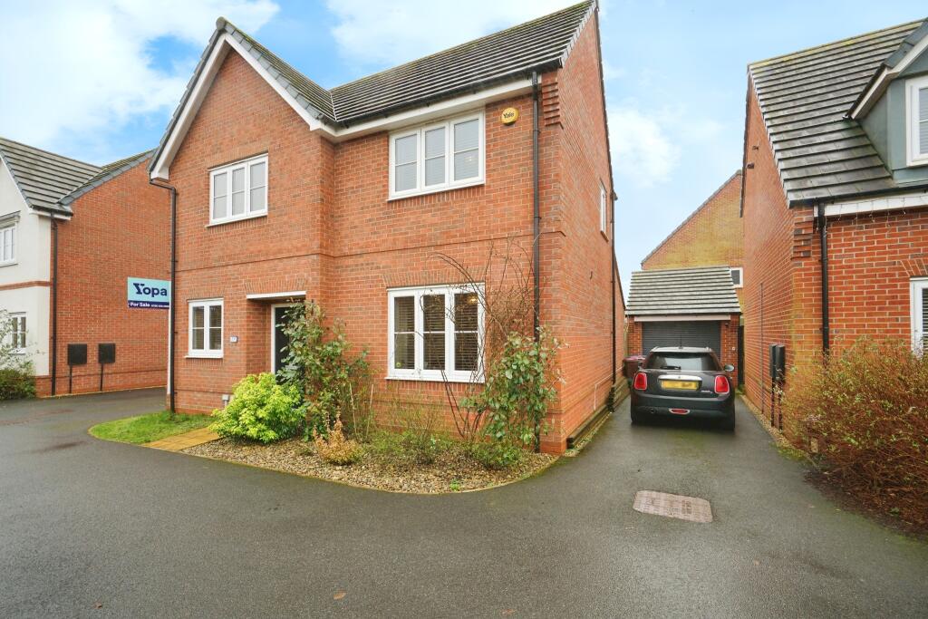 4 bedroom detached house for sale in Bullbridge View, Manchester, M28