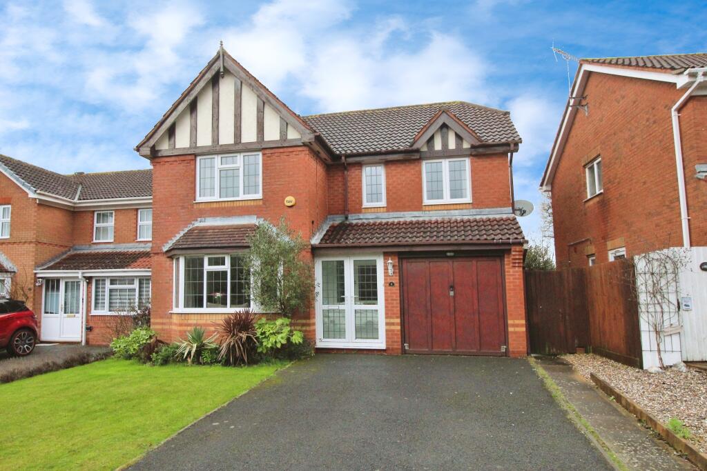 4 bedroom detached house for sale in Oaklands Way, Northfield, B31