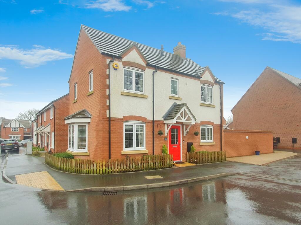 3 bedroom detached house for sale in Burnham Road, Wythall, B47