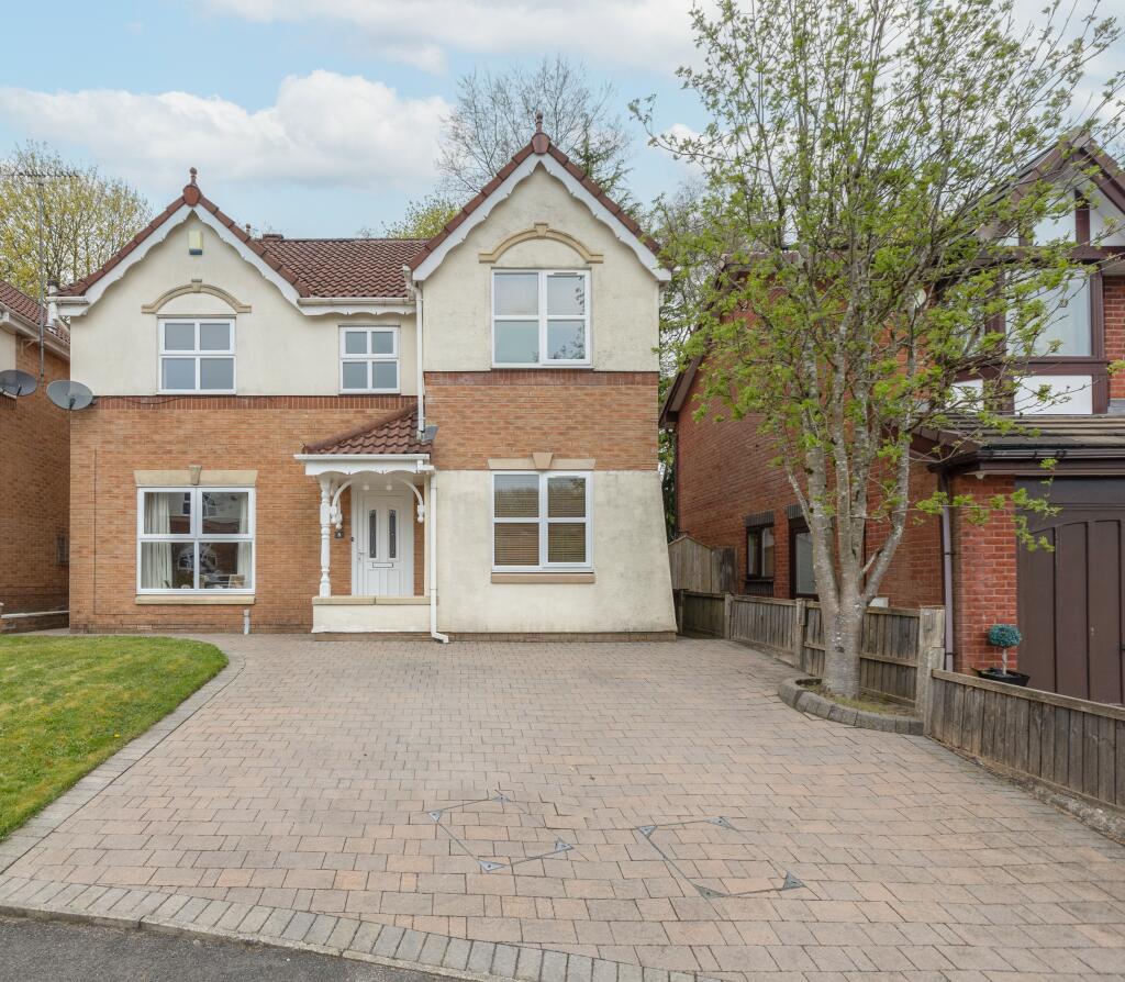 4 bedroom detached house for sale in Stanford Hall Crescent, Ramsbottom