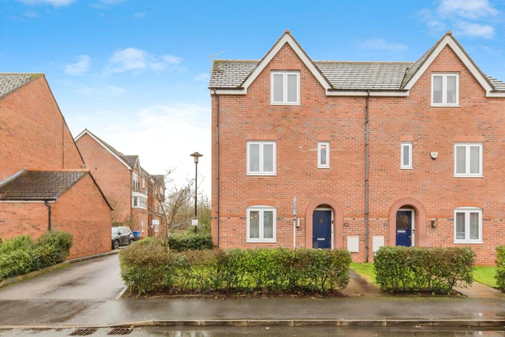 4 bedroom mews property for sale in Rosefinch Road, Altrincham, WA14