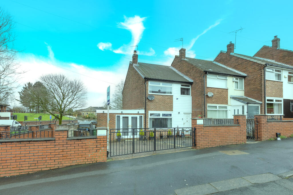 3 bedroom semidetached house for sale in Turf Lane, Royton, Oldham, OL2