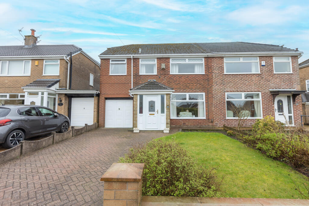 3 bedroom semidetached house for sale in Haugh Hill Road, Oldham, OL4