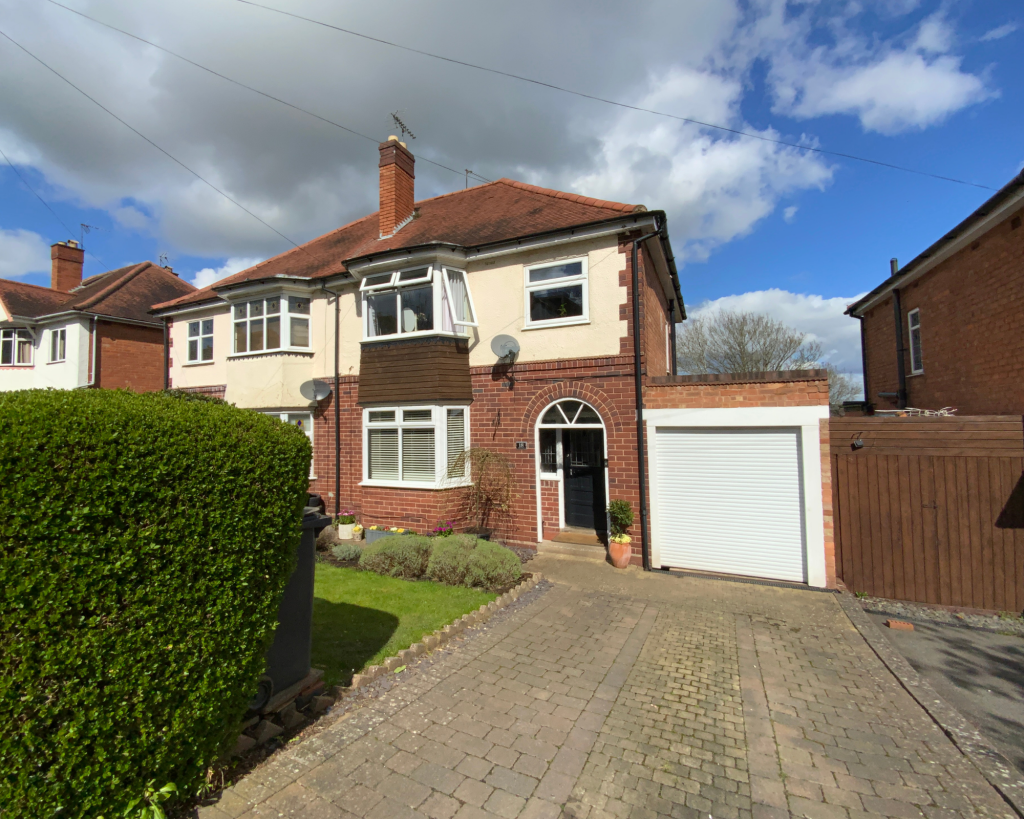 3 bedroom semidetached house for sale in Abbey Road, Redditch, B97