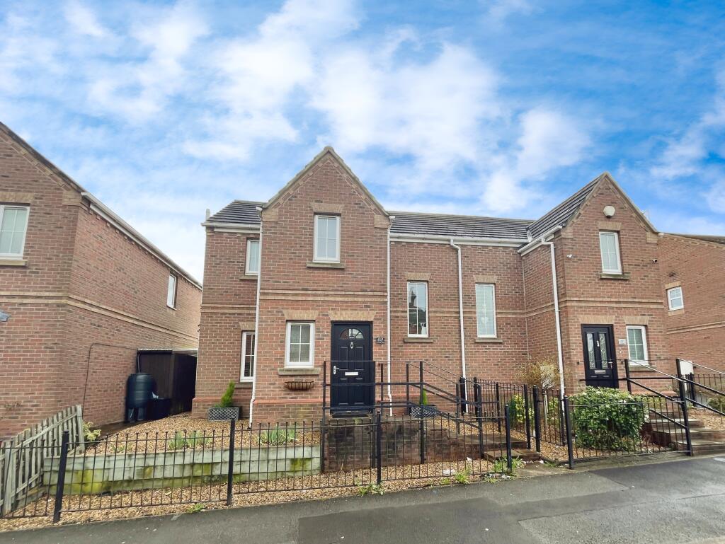 3 bedroom semi-detached house for sale in Furlong Road, Tunstall, Stoke-on-trent, ST6