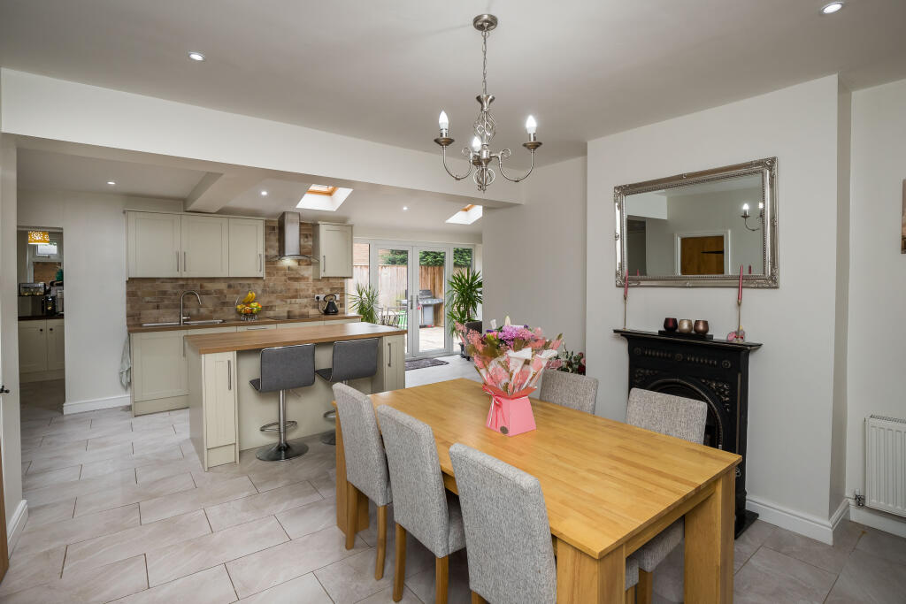 3 bedroom semidetached house for sale in Hillock Lane, Wrexham, LL12