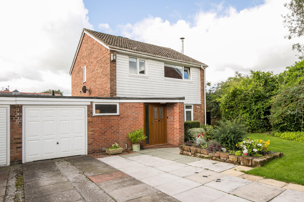 3 bedroom detached house for sale in Millfield Close, Chester, CH3