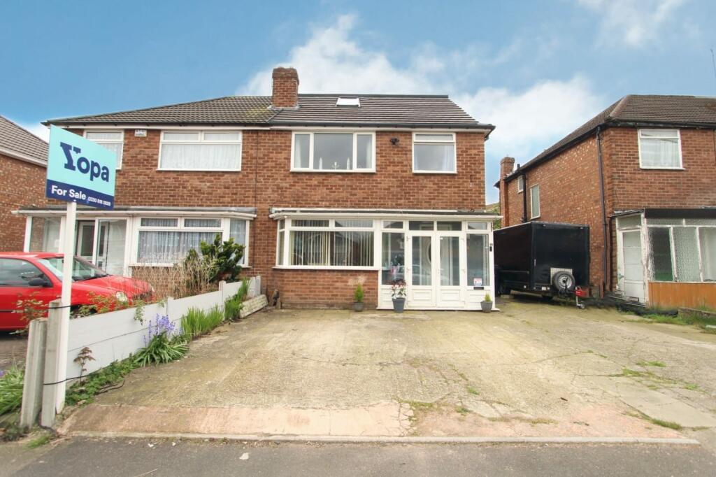 4 bedroom semidetached house for sale in Cherry Tree Avenue, Walsall, WS5