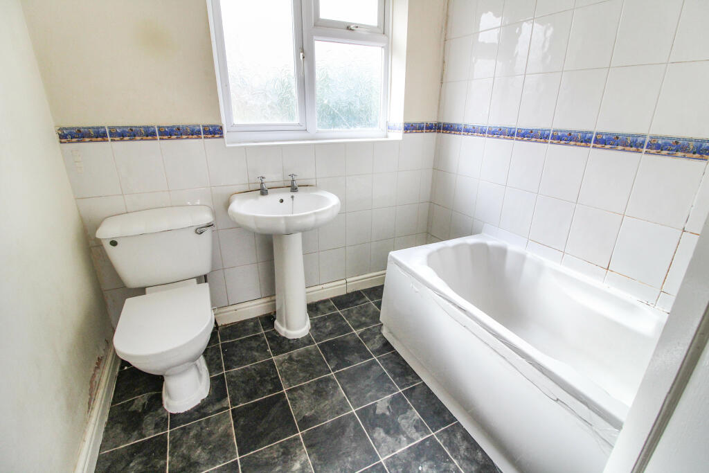 Additional property image - Abbey Road, Redditch, B97
