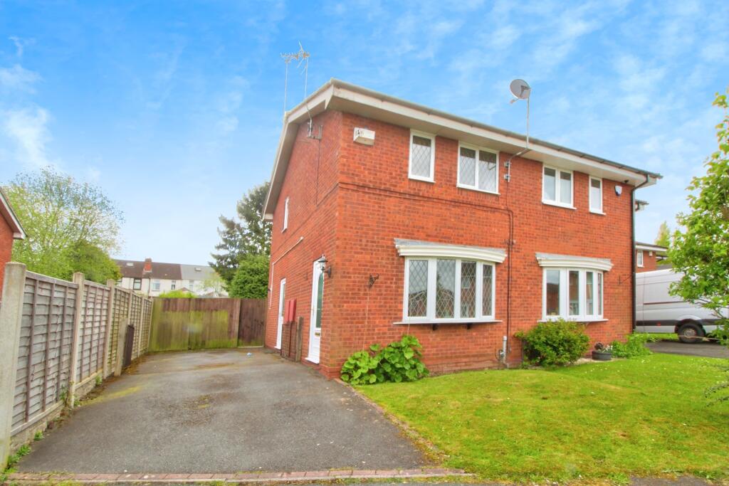 2 bedroom semidetached house for sale in Warmley Close, Wolverhampton, WV6