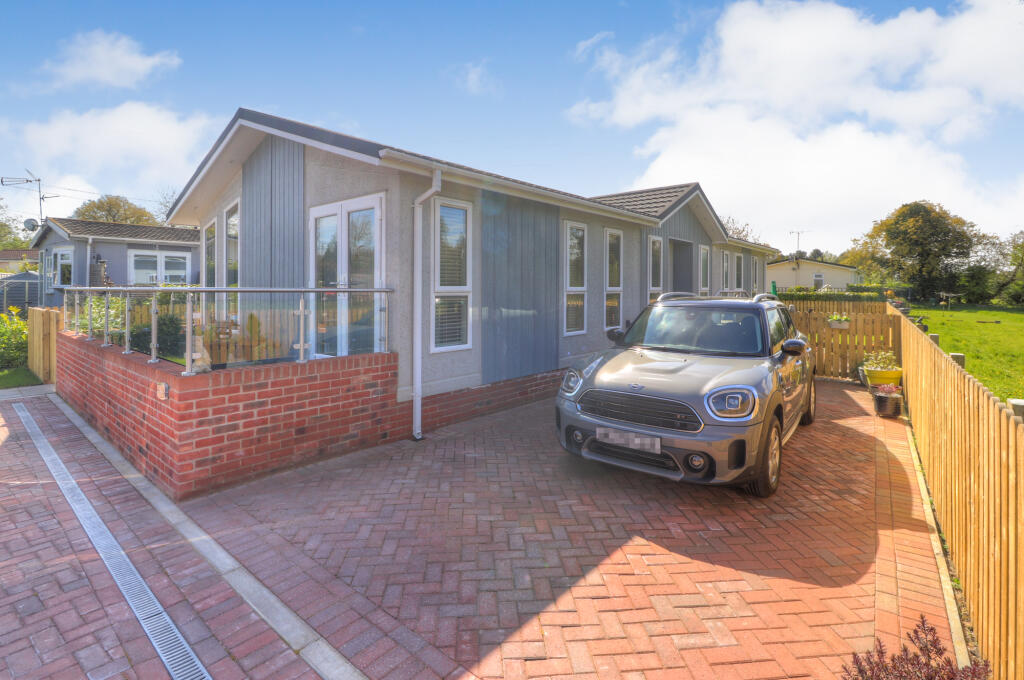 2 bedroom bungalow for sale in Chesters Croft, Cheadle, SK8