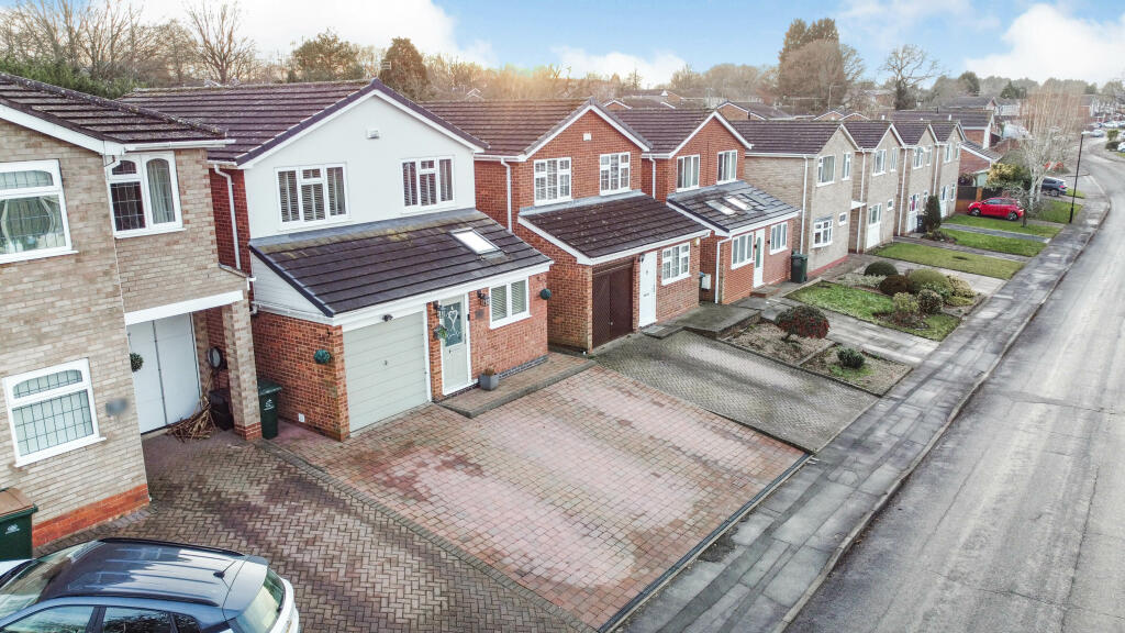 4 bedroom detached house for sale in Stonebury Avenue, Coventry, CV5