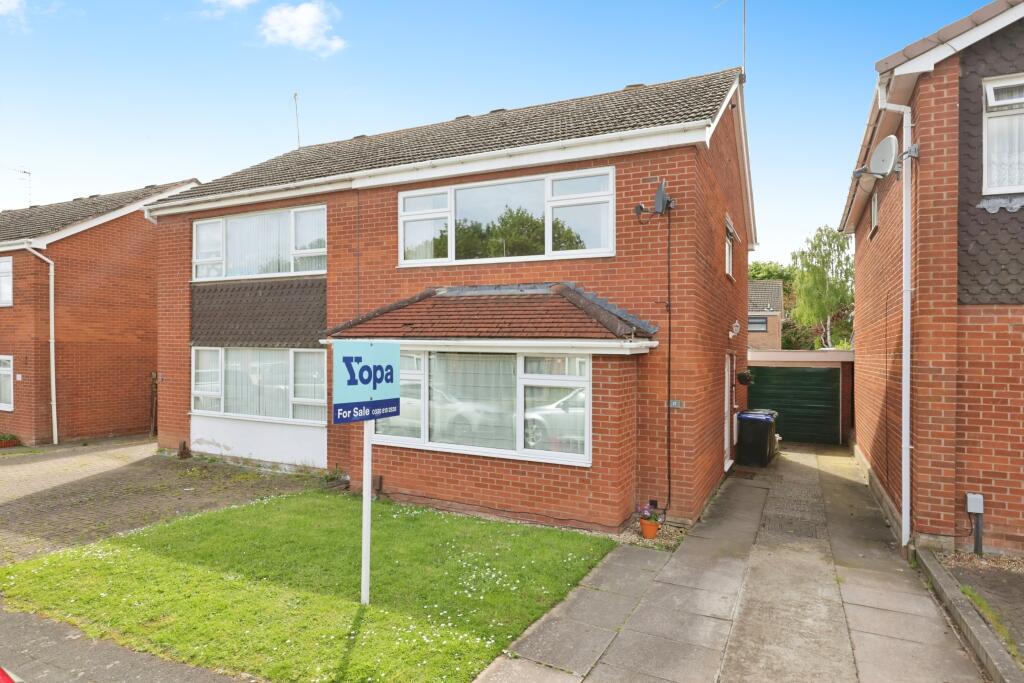 3 bedroom semidetached house for sale in Knoll Drive, Warwick, CV34