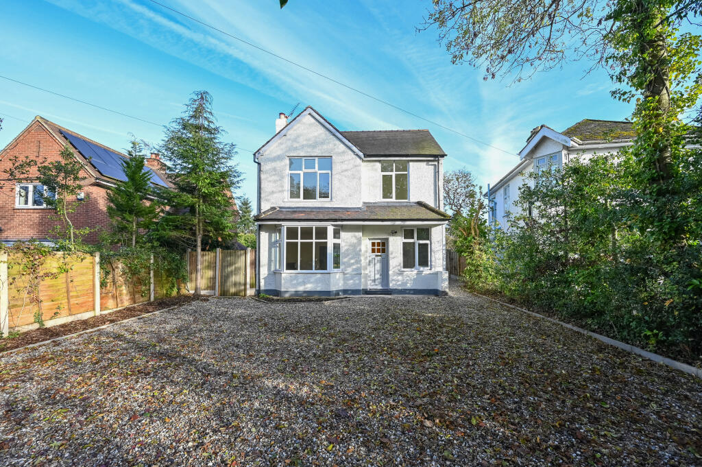 4 bedroom detached house for sale in Baswich Lane, Stafford, ST17