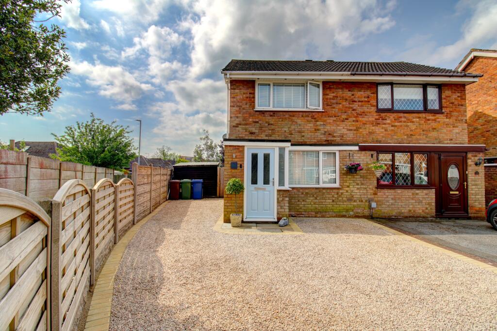 2 bedroom semidetached house for sale in Gainsbrook Crescent, Norton