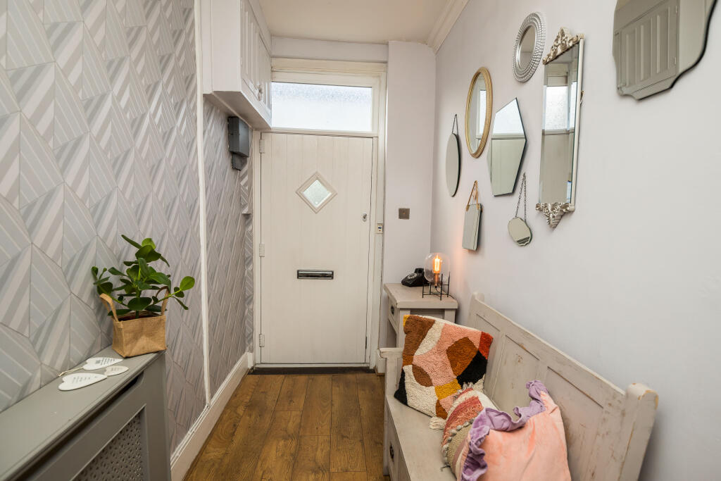 2 bedroom terraced house for sale in Tarvin Road, Chester, CH3