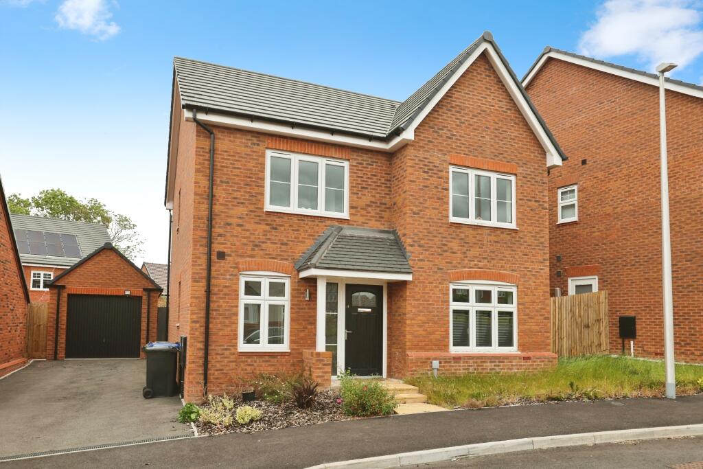 3 bedroom detached house for sale in Bloxham Way, Leamington Spa, CV31