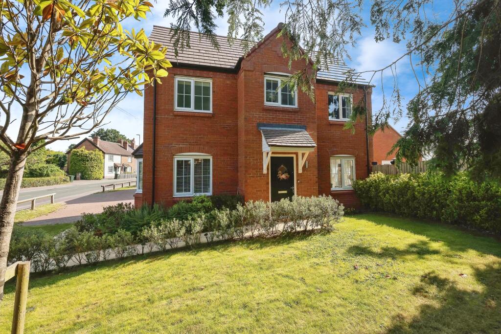 3 bedroom detached house for sale in Lower Howsell Road, Malvern, WR14
