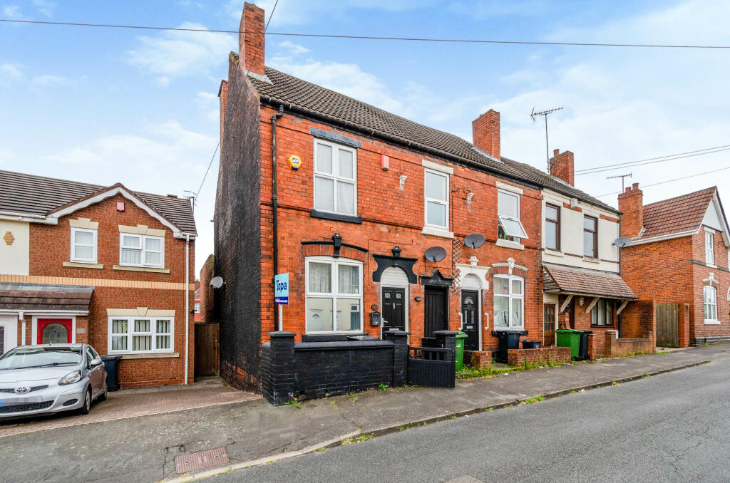 3 bedroom end of terrace house for sale in Gill Street, Netherton