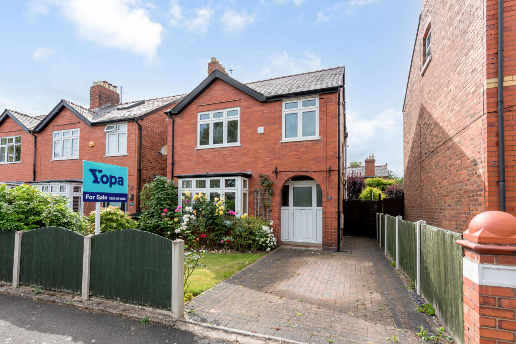 3 bedroom detached house for sale in Alexandra Avenue, Shrewsbury, SY3