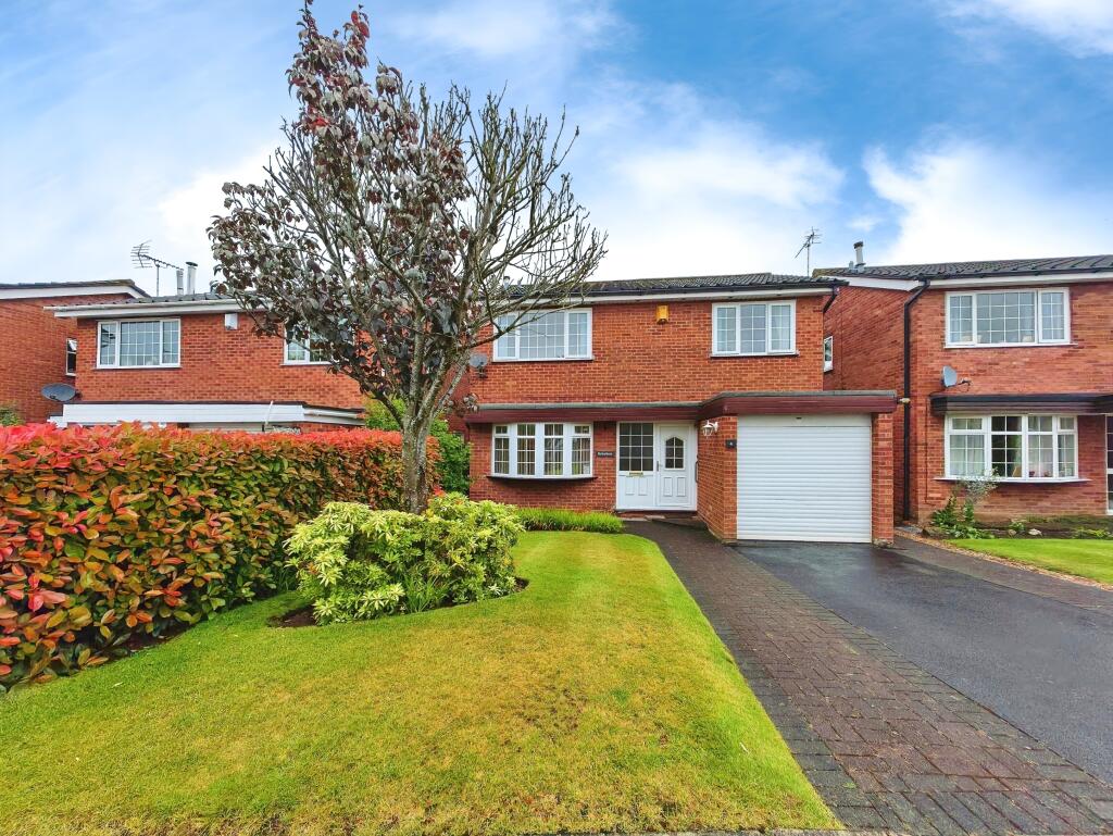 4 bedroom detached house for sale in Caernarvon Road, Wistaston, Crewe, CW2