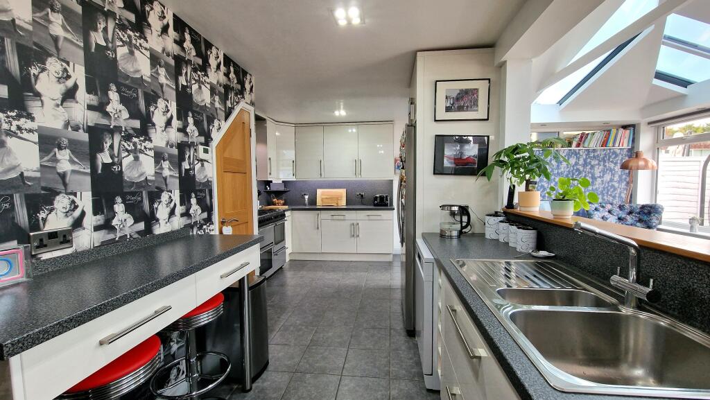 Additional property image - Foredrove Lane, Solihull, B92
