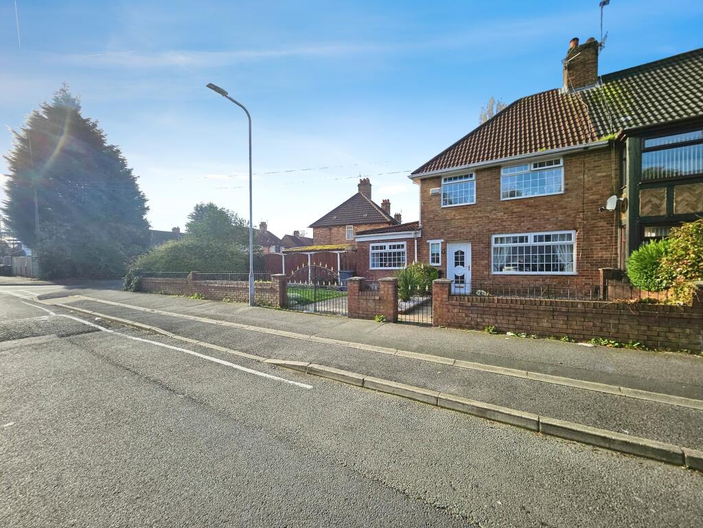 4 bedroom end of terrace house for sale in Lyme Cross Road, Liverpool, L36