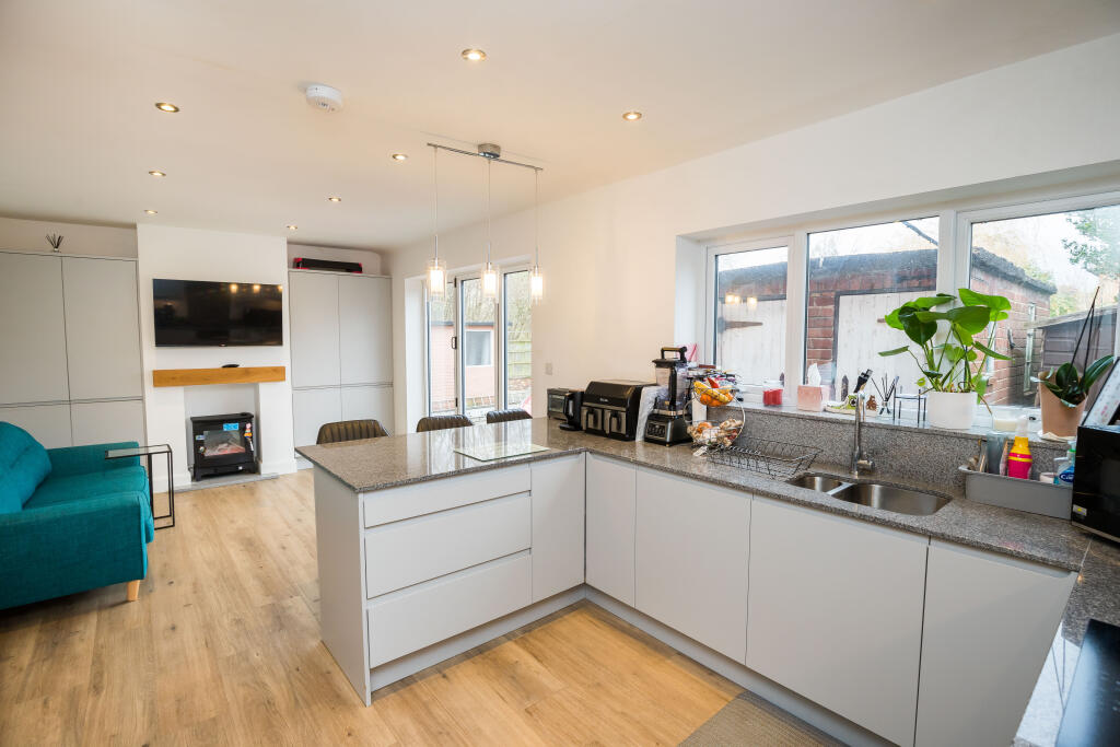 Additional property image - Circular Drive, Chester, CH4