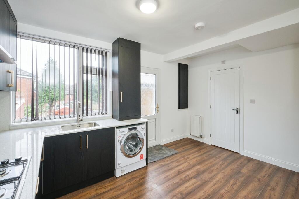 Additional property image - Warley Road, Oldbury, B68