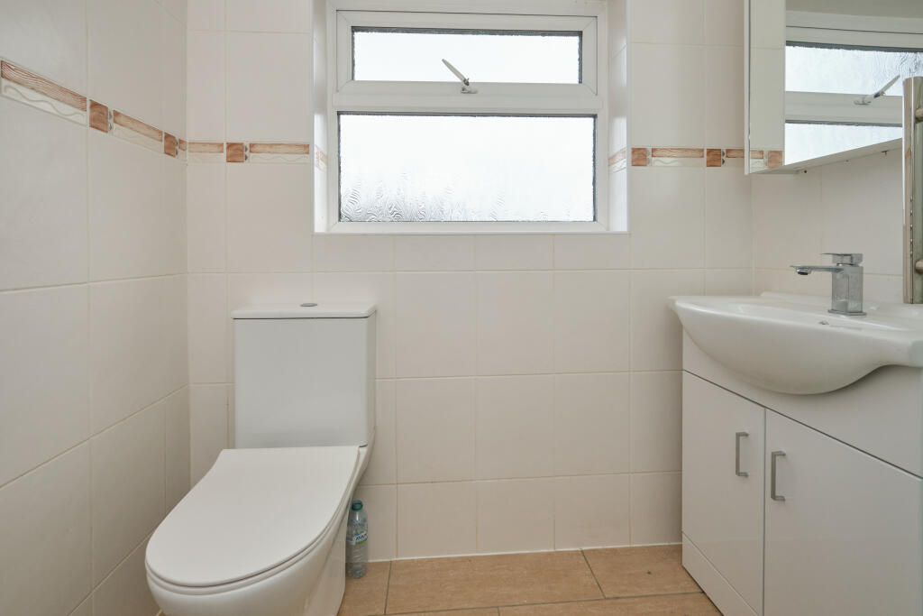 Additional property image - Warley Road, Oldbury, B68