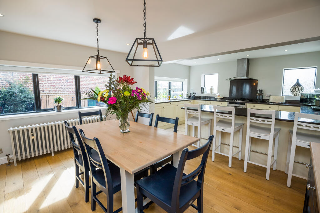 Additional property image - Little Heath Road, Chester, CH3