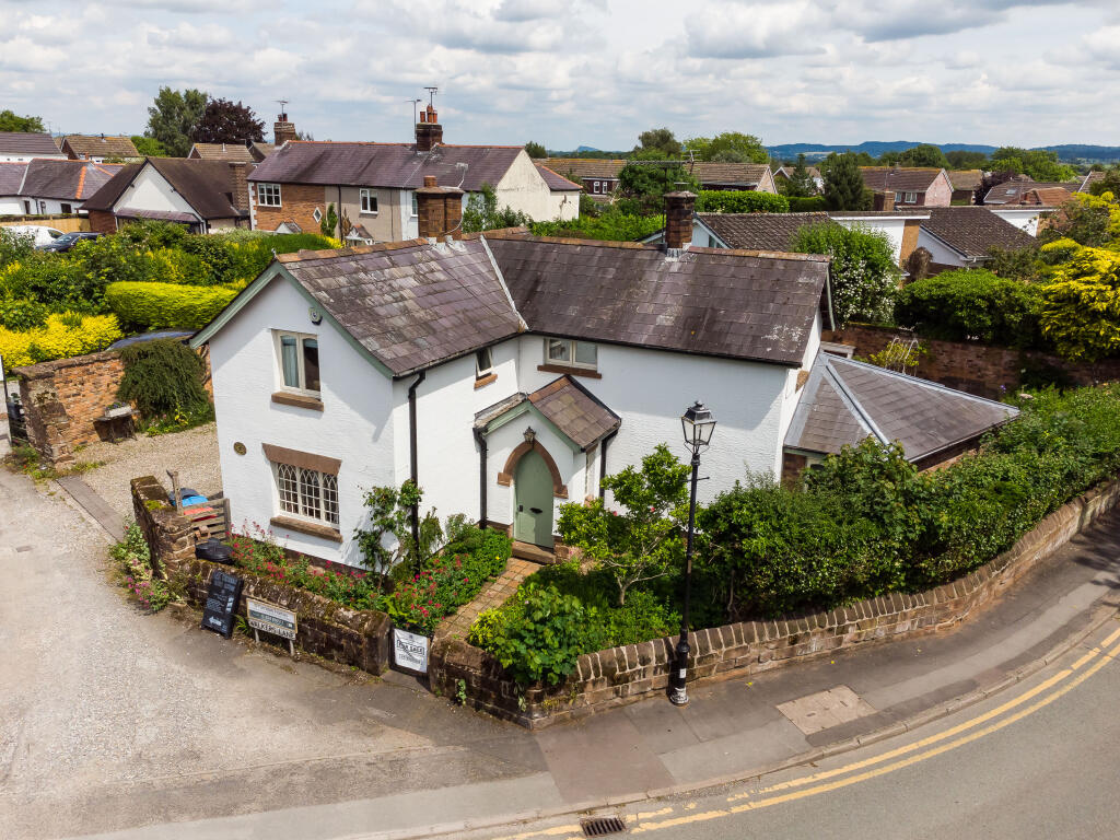 Main image of property: High Street, Farndon, CH3