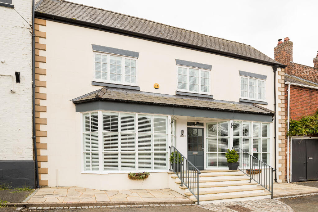 Main image of property: High Street, Farndon, CH3