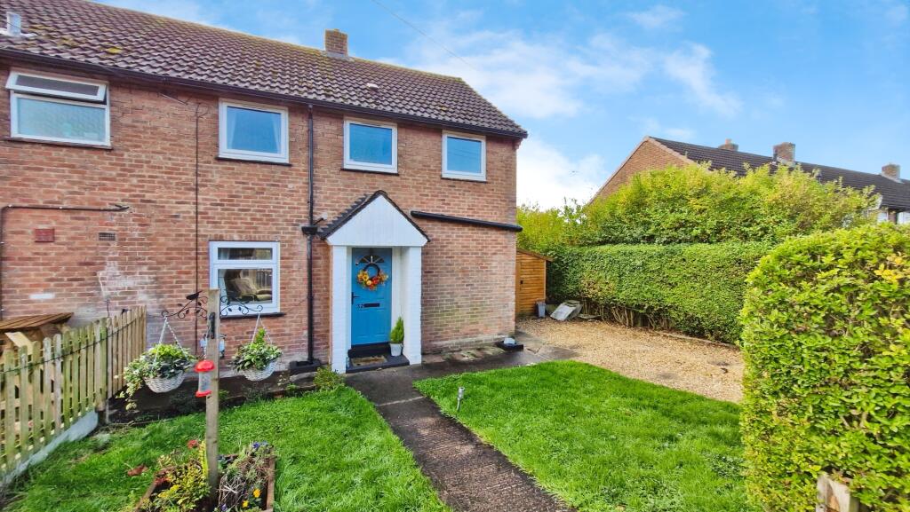 3 bedroom end of terrace house