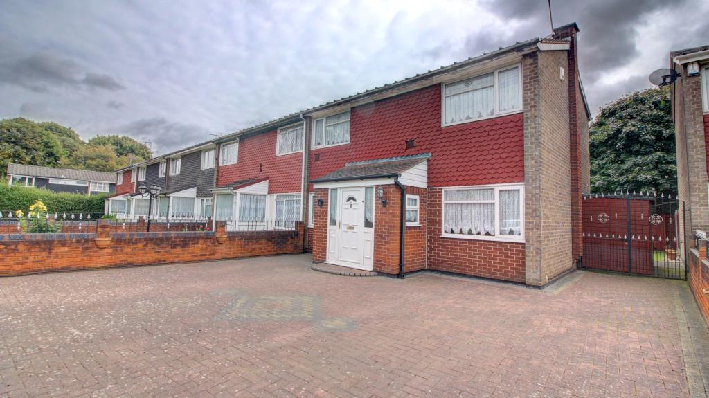 3 bedroom semidetached house for sale in Bromford Drive, Birmingham, B36